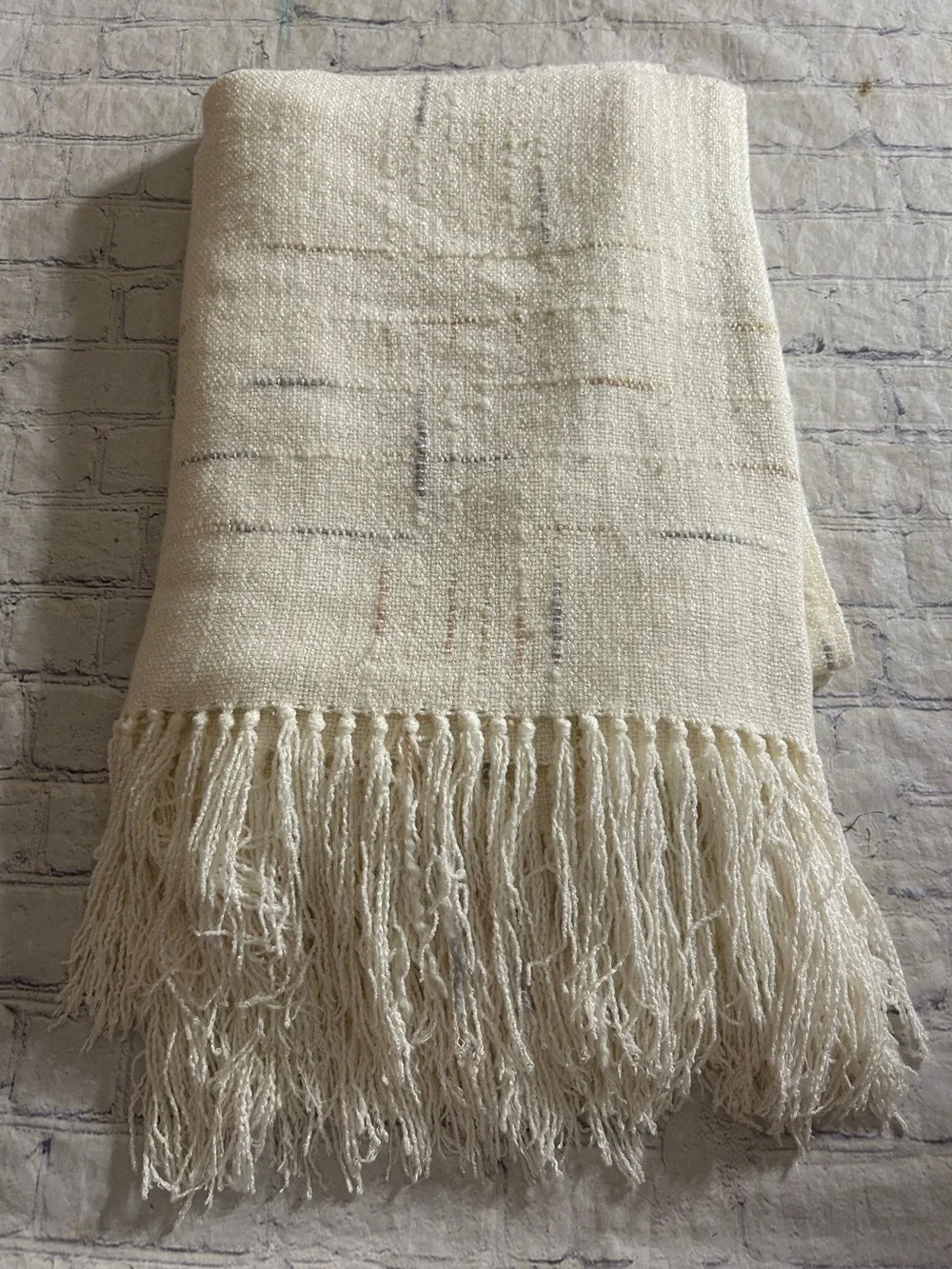 CHURCHILL WEAVERS DELICATE FRINGE & BRANDED TAG FROM BEREA,KENTUCKY CREAM THROW